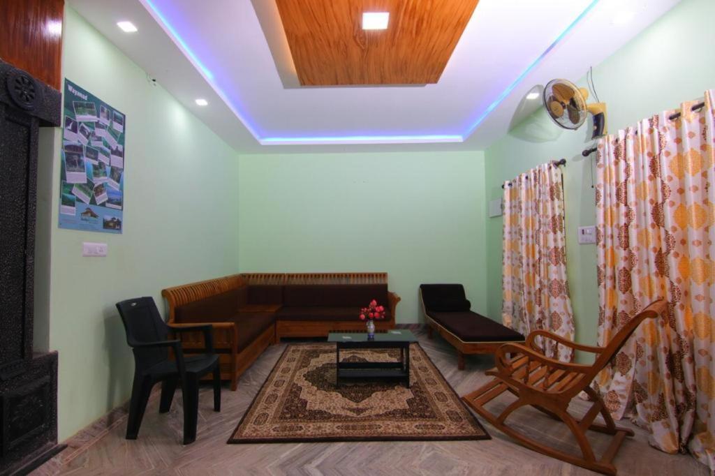 Golden Cypress With Pool -wayanad Homestay