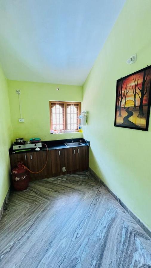 Golden Cypress With Pool -wayanad Homestay Padinjarathara